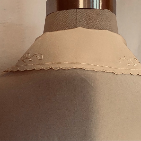 Vtg Pure silk XS pale yellow Chinese hand embroidered long sleeve blouse. NWT - Picture 6 of 9